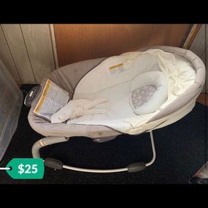 Bouncing and vibrating motion chair for babies